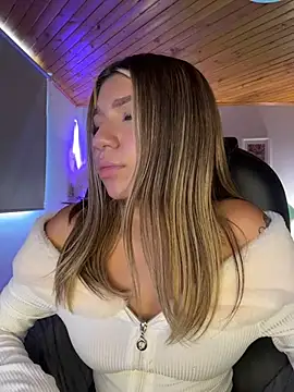 Issa_pink18