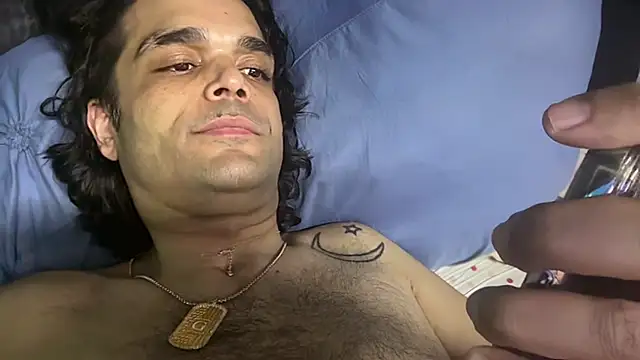 icebergslim281 live cam room