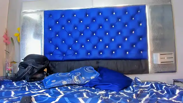 Ciara_HotTs live Stripchat room