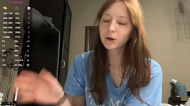 FlaviaDevost live cam on StripChat