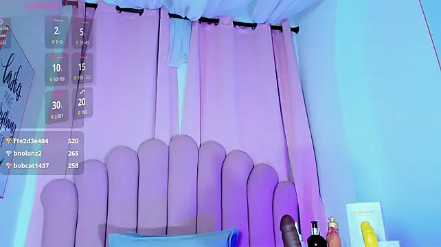 NicoleMadrird live Stripchat room