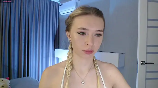 Emily_Hartt