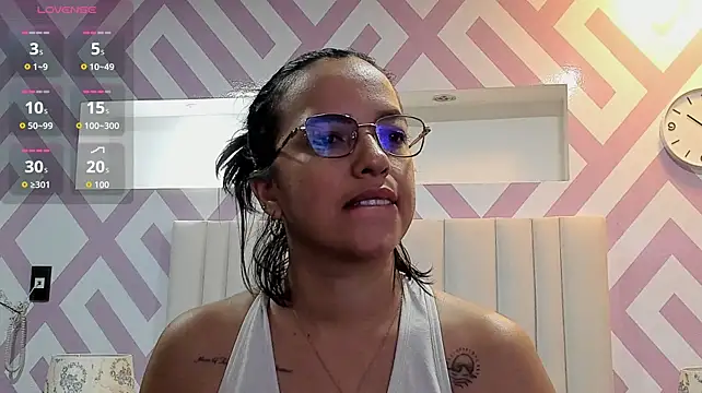 ShallomMuse live cam on StripChat