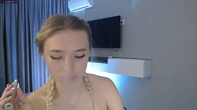Emily_Hartt