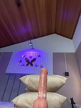 Laila_Bunny_ live cam on StripChat