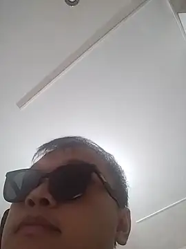 jineyy, live now