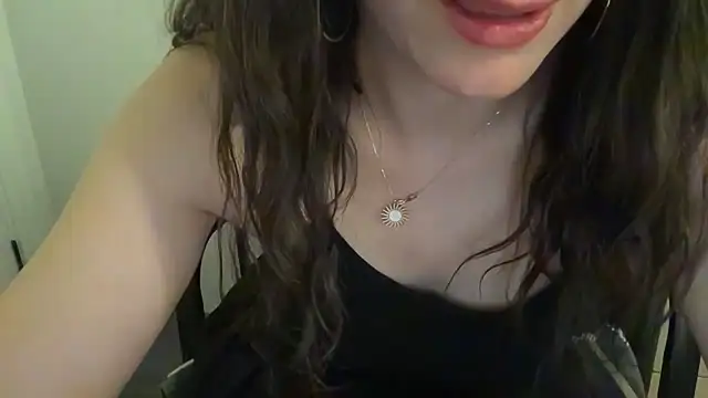zeze_2424 live cam on StripChat