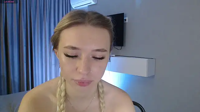Emily_Hartt