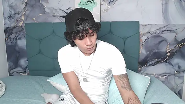MaximilianRoth live cam on StripChat