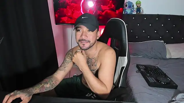 dereck_karter live cam on StripChat