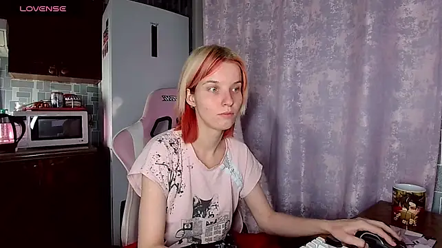 Madelaineses live cam on StripChat