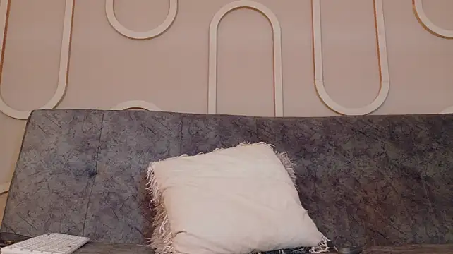 sweet_alessandre (Ask my age) - spit cock and rub 💦🍆🥵