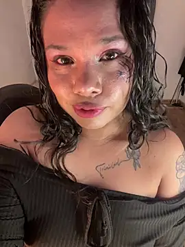 Rashell1_Queen live cam on StripChat