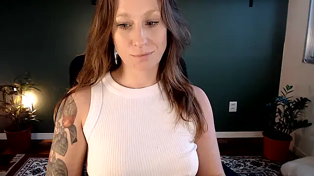 callmedemme live cam on StripChat