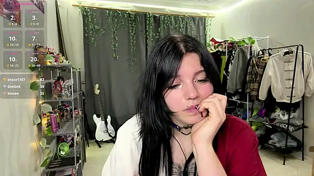 Veloura_Sweet live cam on StripChat