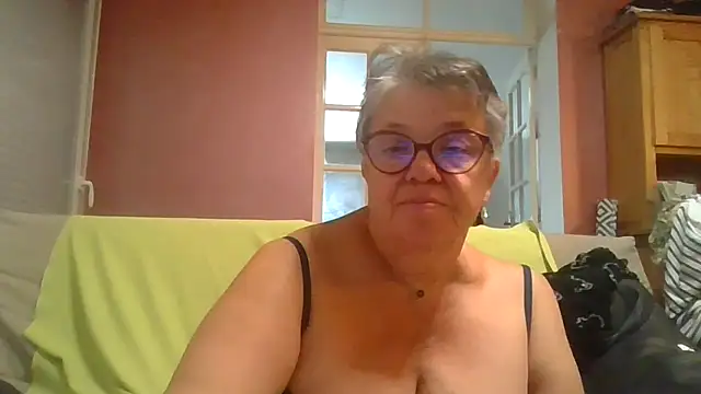 Vandeae44 live cam preview