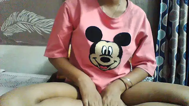 shalini_fire live cam on StripChat