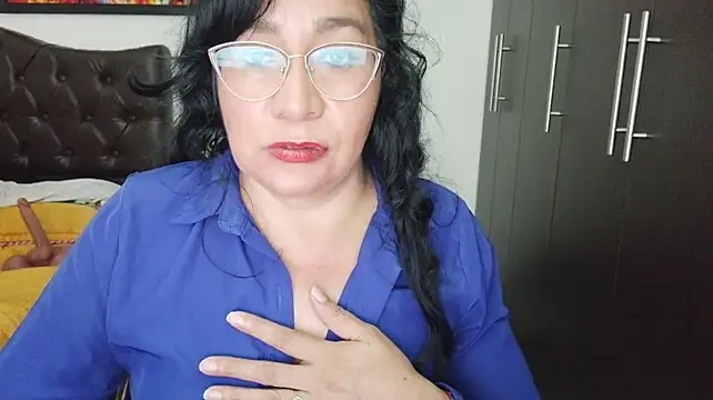 Grace_mature_milf