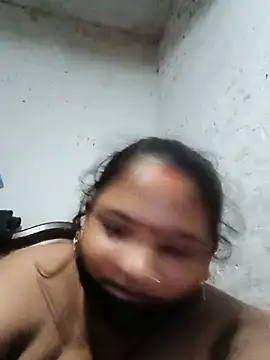 sexypojaa233 live cam on StripChat