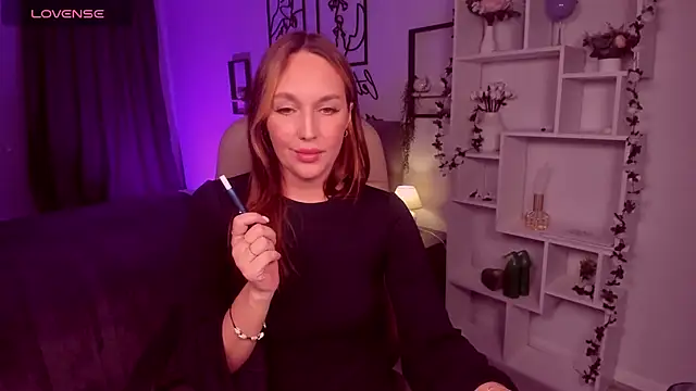 EvieMagical live cam preview