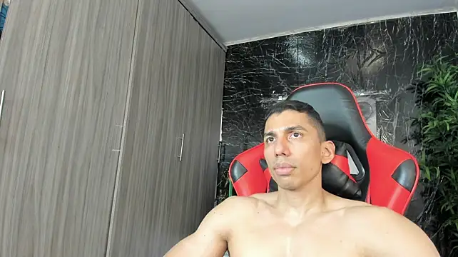 Erik_castle