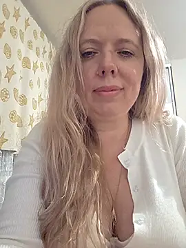 Irina3718 live cam on StripChat