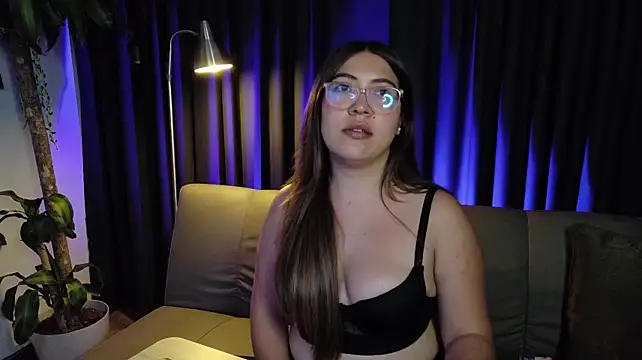 Mila_white1