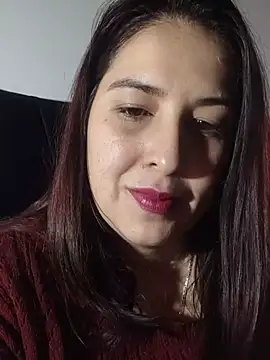 Emily1foxx_ live cam on StripChat