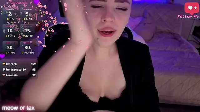 Lunar_Bunny live cam room