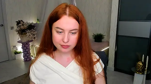 AirySilhouette live cam room