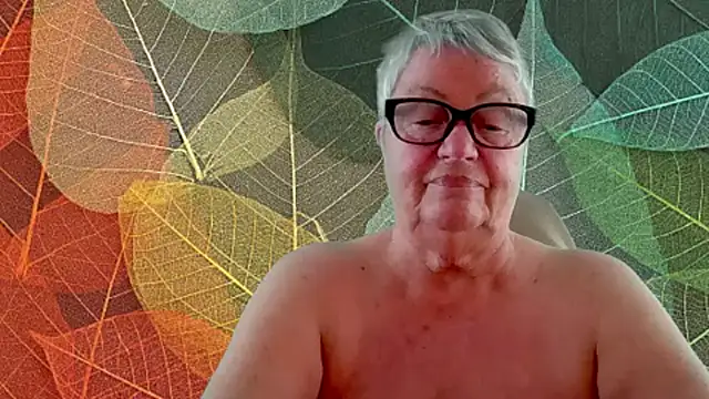 Show webcam en direct avec Mystery-Grandmother - Jouets Lovense interactifs disponibles