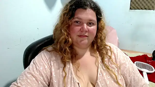 Show de webcam en vivo con bbwsquirt29 - Juguetes Lovense interactivos disponibles