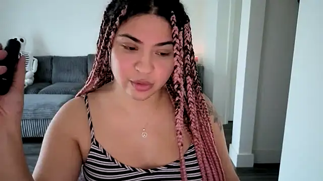MelanieSaundersx live cam on StripChat