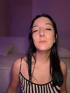 RealJuliette Live Webcam on Stripchat
