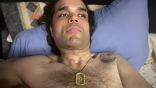 icebergslim281 live cam on StripChat