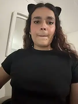 La-Gatiita-trans live cam on StripChat