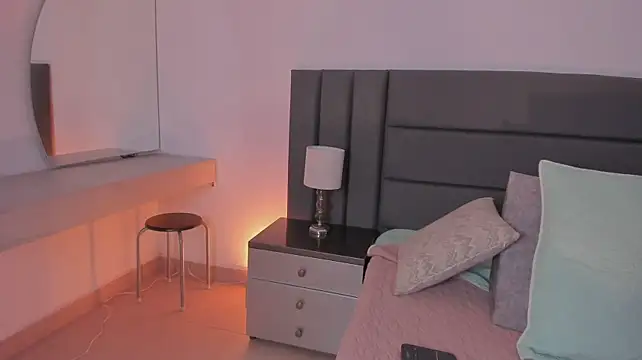 AnnaBroooks