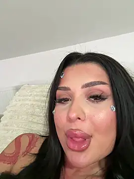 KylieKroftt live sex cam