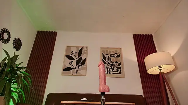 hilaryebony_ (F teen) - Put milk in my black fat ass