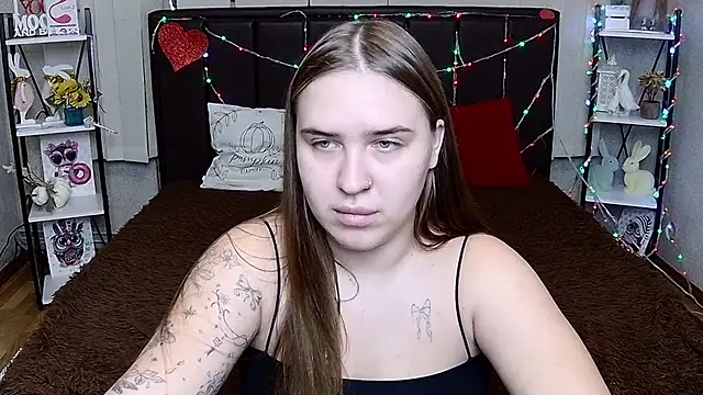 LauraHlot live cam room