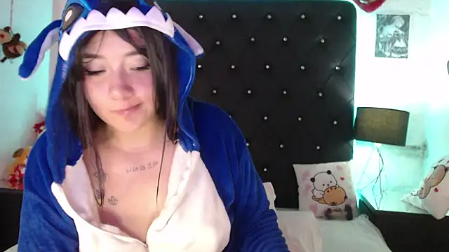 Luna_black19 live cam room