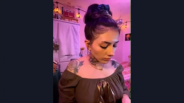 LiliJones_ live cam room