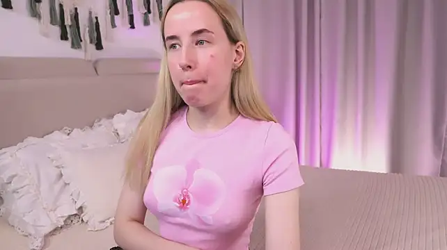 Cassie_Kelman live cam room