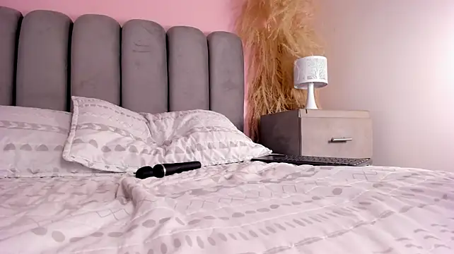 EthaanCox live Stripchat room