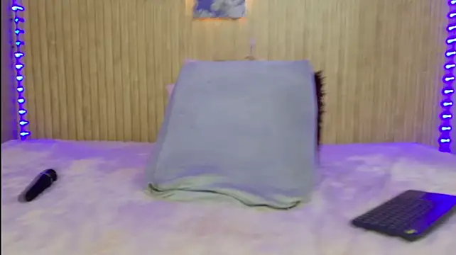Moonceleste on Stripchat
