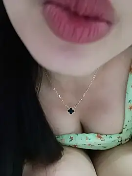 NgocQuyen2K live cam preview