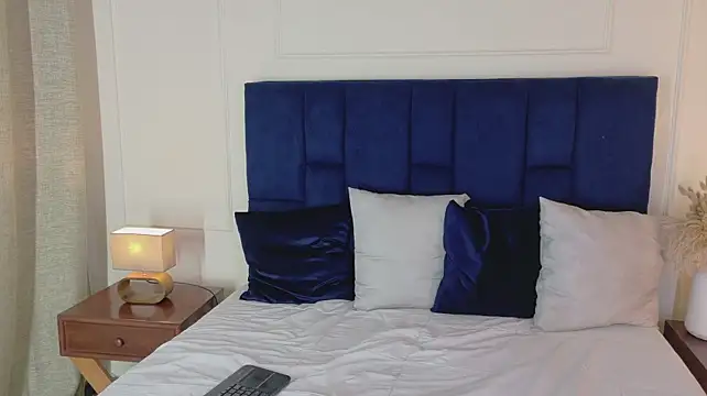 naya_velbet live cam preview