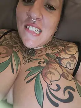 Thelittledevil388 live cam preview