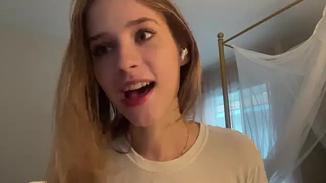 LynellMilleson webcam