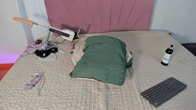 CinthiaCollins live cam room